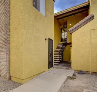 Photo #3: 2378681 Listing 