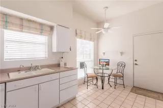 Photo #3: 2378687 Listing