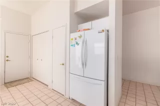 Photo #6: 2378687 Listing