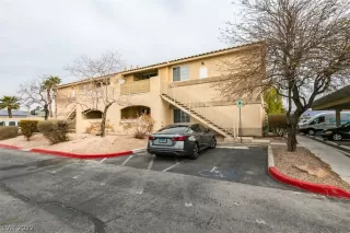 Photo #2: 2378696 Listing