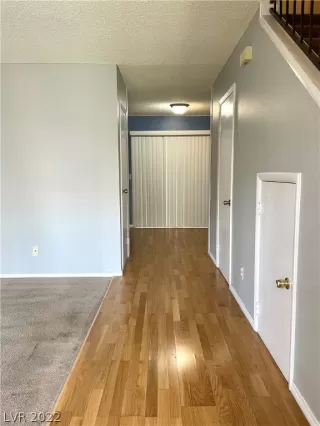 Photo #2: 2378711 Listing 