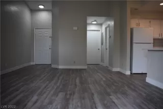 Photo #5: 2378742 Listing