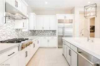 Photo #1: 2378743 Listing 