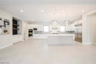 Photo #4: 2378743 Listing 