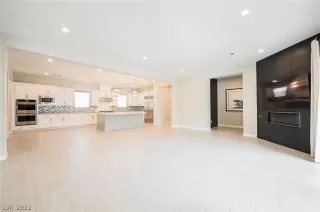 Photo #6: 2378743 Listing 