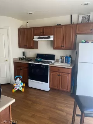 Photo #4: 2378769 Listing