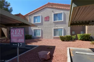 Photo #3: 2378791 Listing