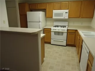 Photo #5: 2378800 Listing 