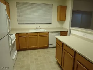Photo #6: 2378800 Listing 