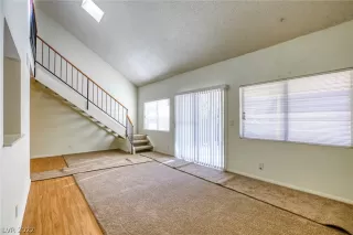 Photo #5: 2378806 Listing 