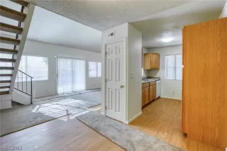 Photo #6: 2378806 Listing 