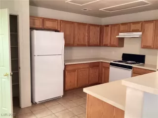 Photo #5: 2378835 Listing 