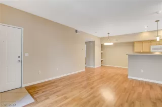 Photo #5: 2378849 Listing