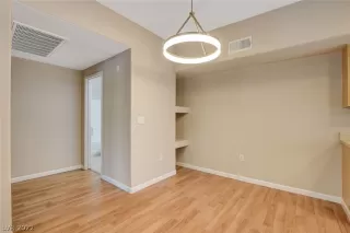 Photo #6: 2378849 Listing