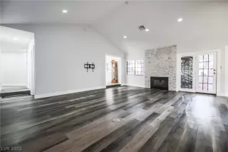 Photo #3: 2378865 Listing 