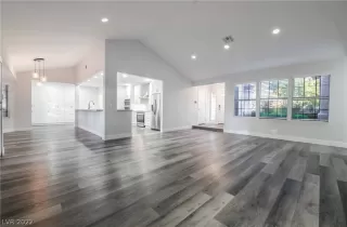 Photo #4: 2378865 Listing 