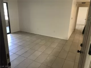 Photo #4: 2378866 Listing