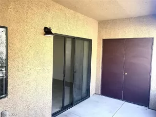 Photo #6: 2378866 Listing