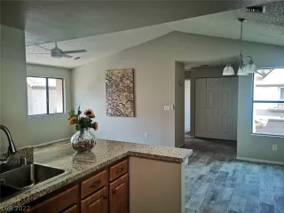 Photo #3: 2378879 Listing