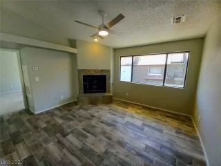 Photo #4: 2378879 Listing