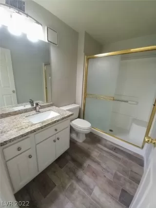 Photo #6: 2378879 Listing