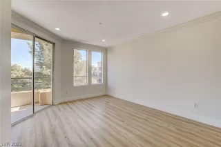 Photo #1: 2378902 Listing