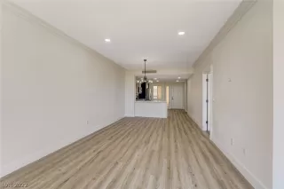 Photo #4: 2378902 Listing