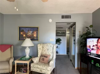 Photo #3: 2378923 Listing