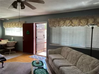 Photo #5: 2378923 Listing