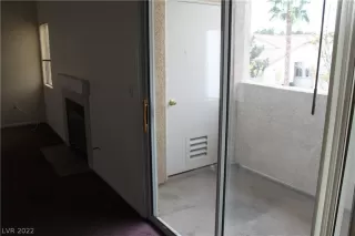 Photo #4: 2378925 Listing