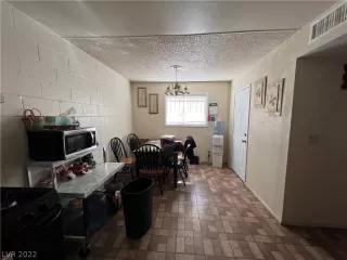 Photo #4: 2378979 Listing