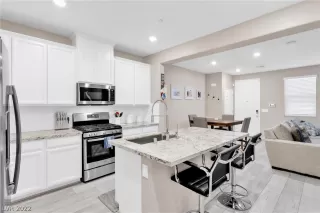 Photo #1: 2379004 Listing