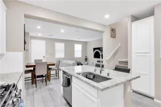 Photo #4: 2379004 Listing