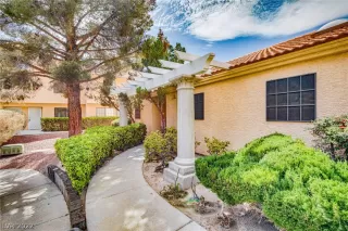 Photo #1: 2379012 Listing