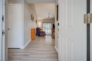 Photo #3: 2379012 Listing