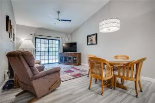 Photo #5: 2379012 Listing