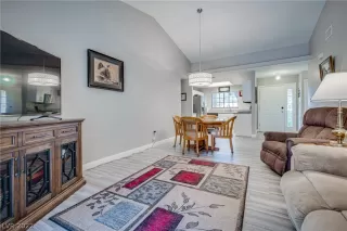 Photo #6: 2379012 Listing