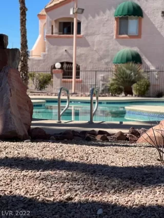 Photo #4: 2379030 Listing 