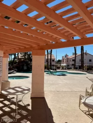 Photo #6: 2379030 Listing 