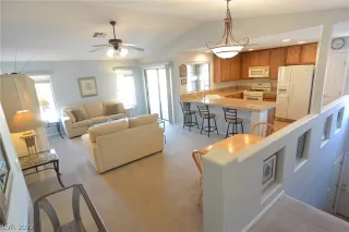 Photo #2: 2379043 Listing