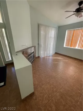 Photo #4: 2379056 Listing