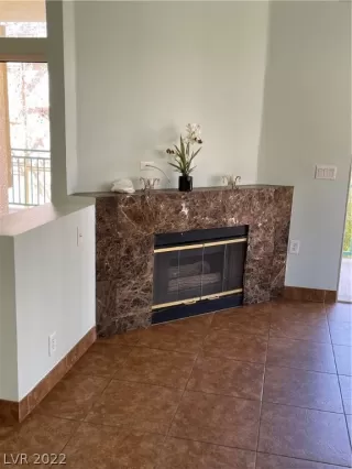 Photo #6: 2379056 Listing