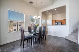 Photo #5: 2379061 Listing 