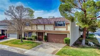 Photo #1: 2379106 Listing