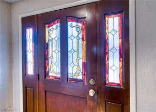 Photo #2: 2379106 Listing