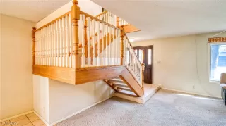 Photo #4: 2379106 Listing