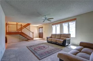 Photo #6: 2379106 Listing