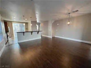 Photo #1: 2379111 Listing