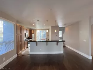 Photo #2: 2379111 Listing