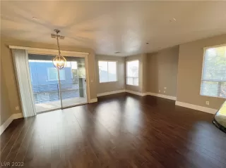 Photo #3: 2379111 Listing